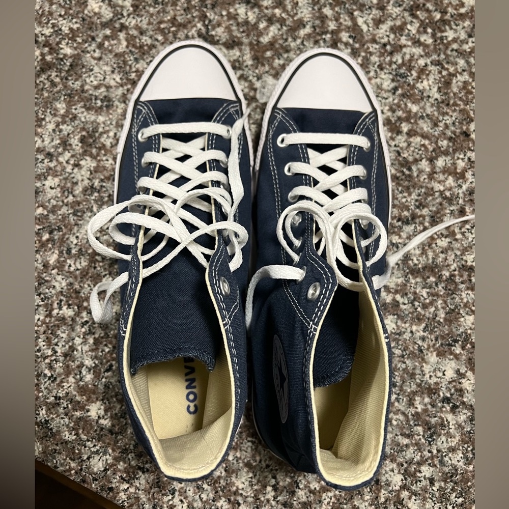 NEW Converse ⭐️ - Picture 3 of 3